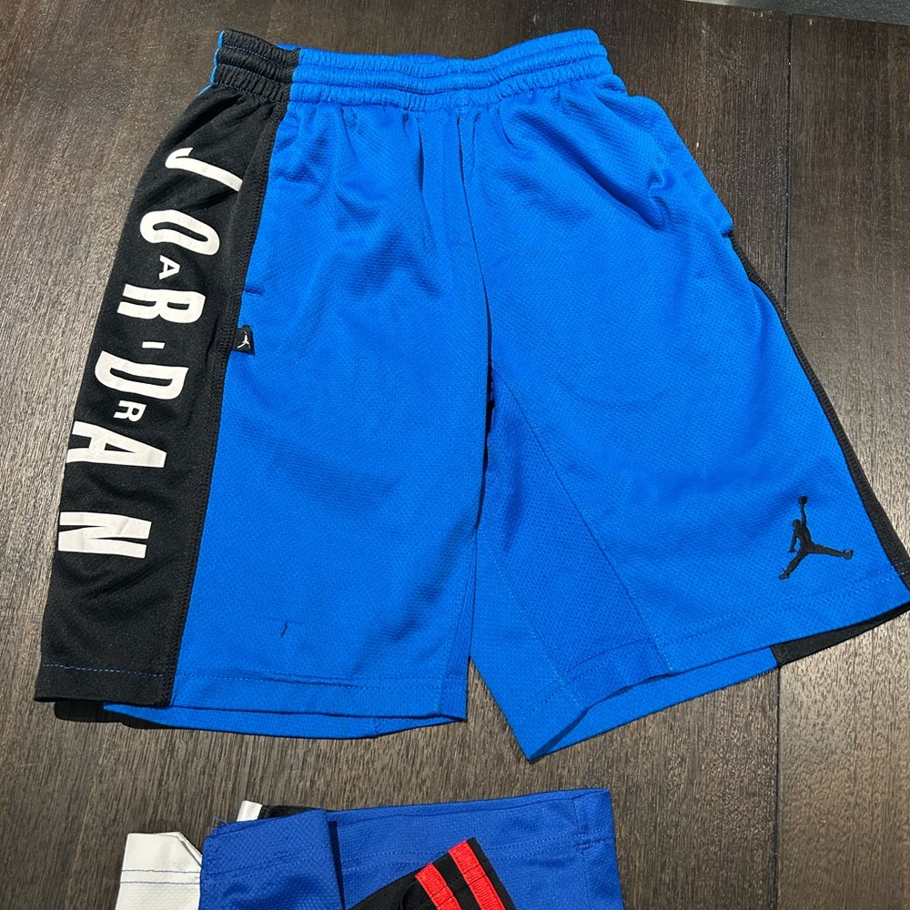 4 shorts Jordan, puma, adidas